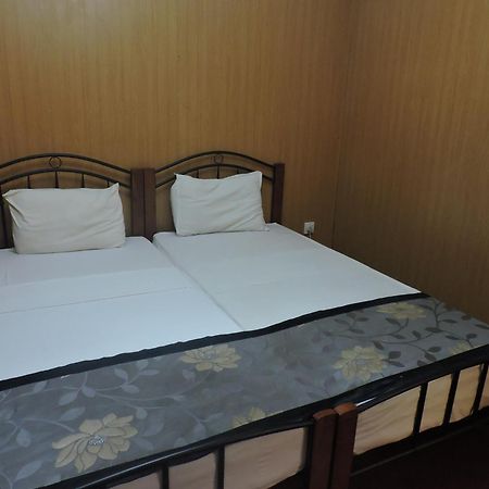 Charlton Kandy City Rest Rom bilde