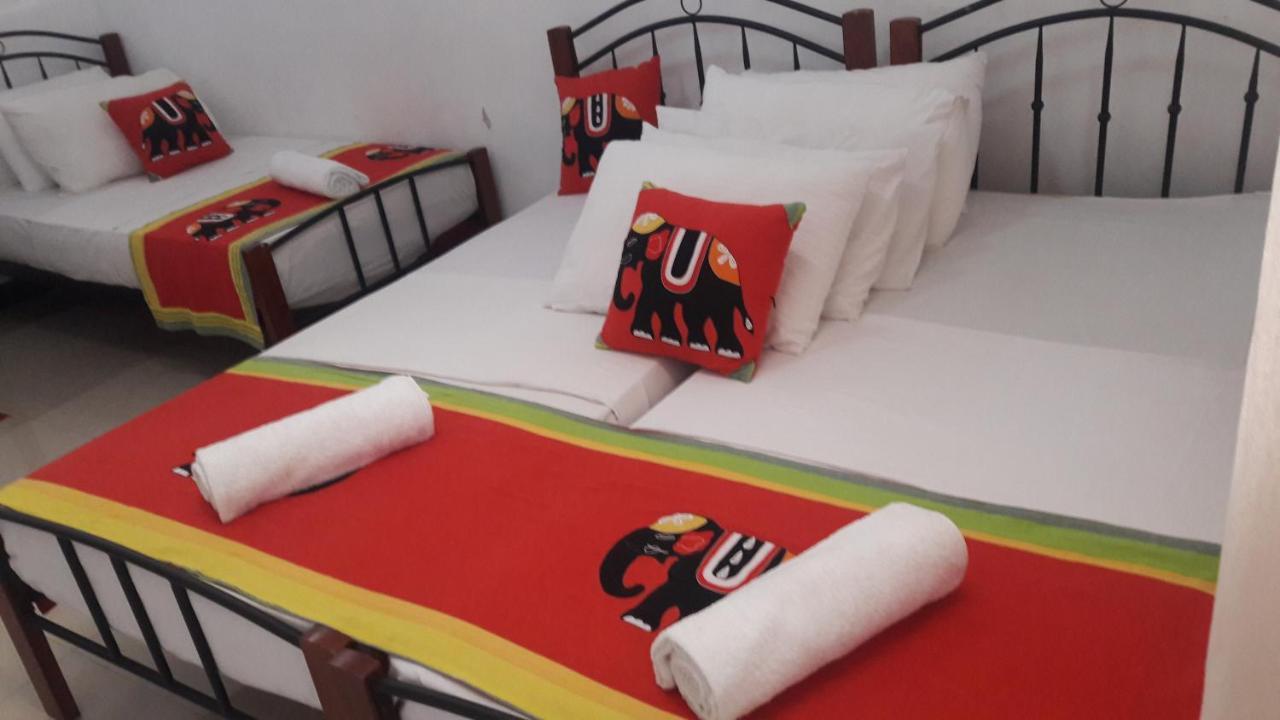 Charlton Kandy City Rest Eksteriør bilde